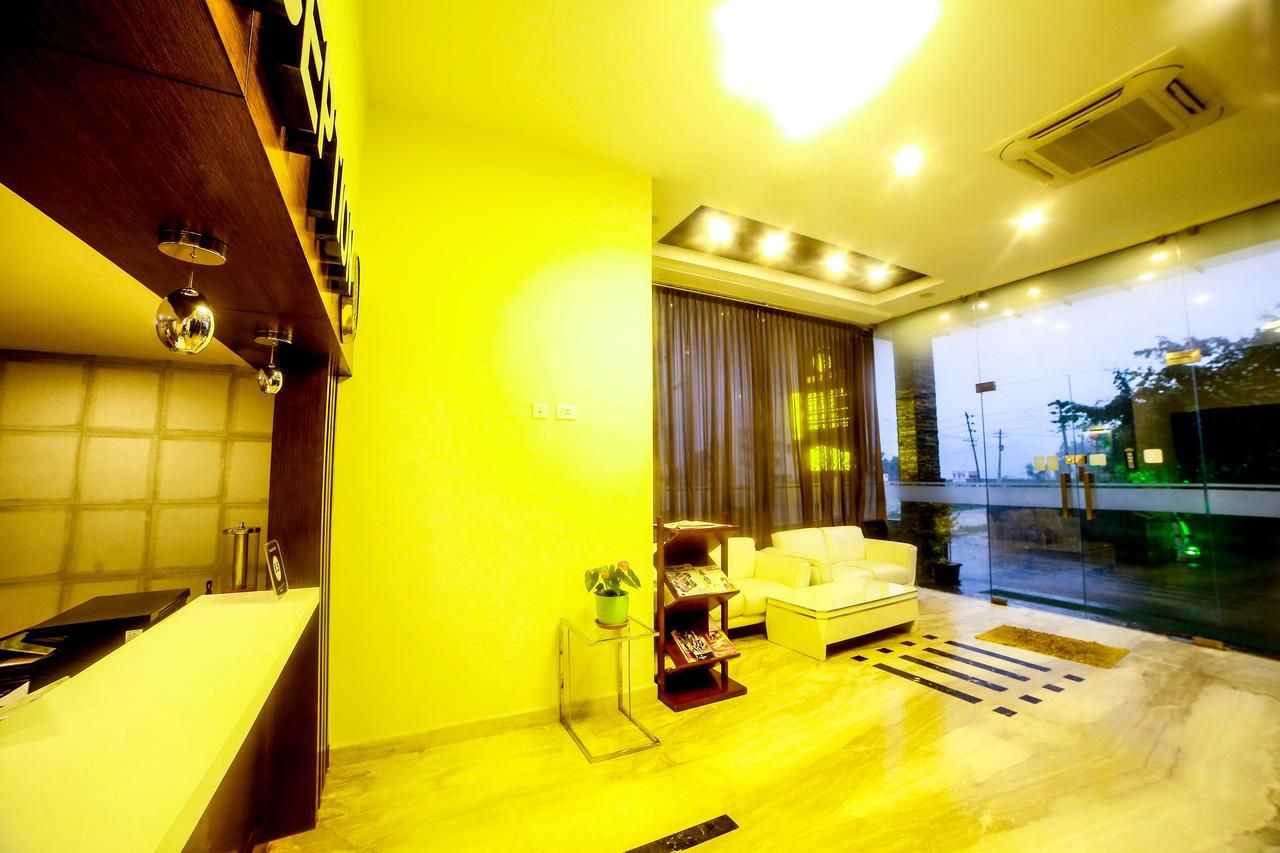 D Breeze Suites Devanahalli Exterior photo